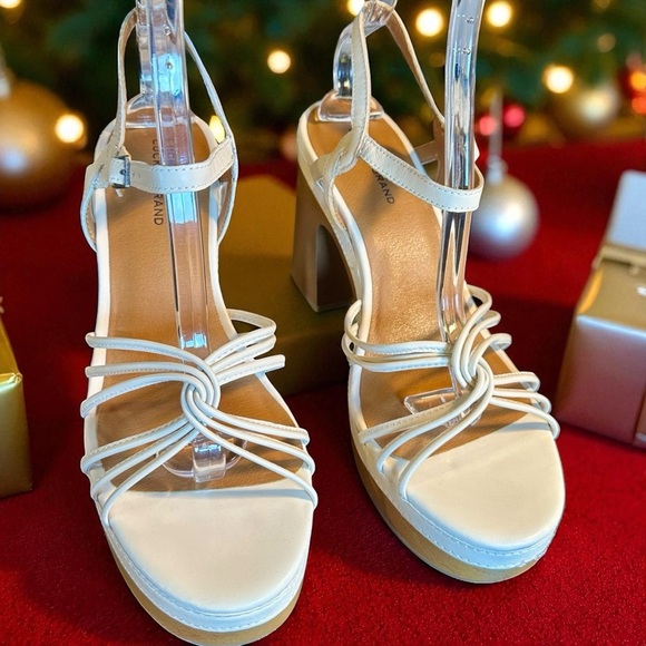 NWT Lucky Brand Women’s ‘Ismene’ Buckle Platform Heeled Sandals in “Vanilla” 11 - Picture 11 of 16